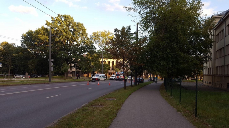 K. Petrausko gatvėje motociklininkas rėžėsi į medį