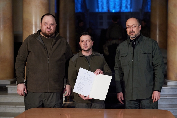 V. Zelenskis pasirašė oficialų prašymą priimti Ukrainą į ES