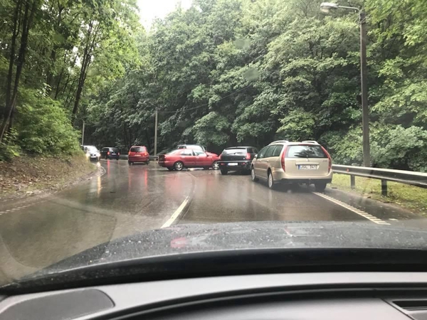 Lietingą rytą Kaune – eismo nelaimės