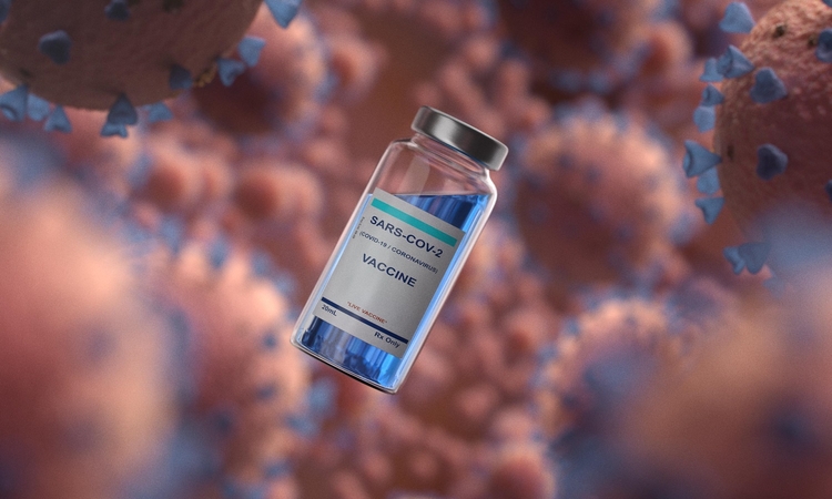 Farmacijos milžinė „AstraZeneca“ atnaujina vakcinos nuo COVID-19 bandymus