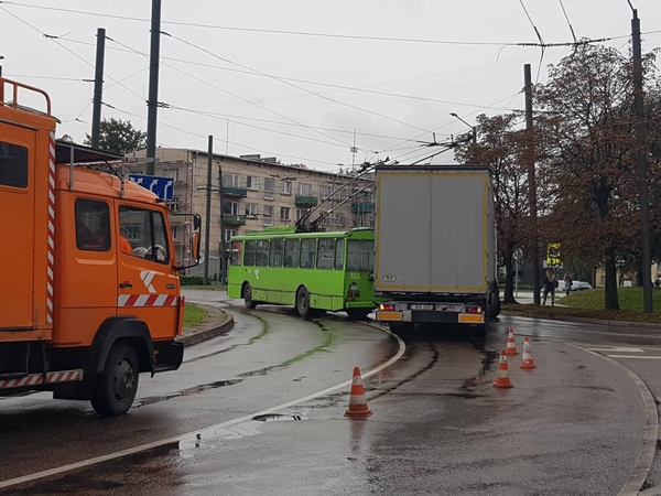 Avarija 6-ojo forto žiedinėje sankryžoje paralyžiavo eismą