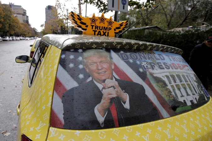 Nuogas amerikietis pagrobė taksi automobilį