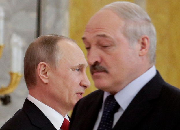 Vladimiras Putinas (kairėje) Aleksandras Lukašenka (dešinėje)