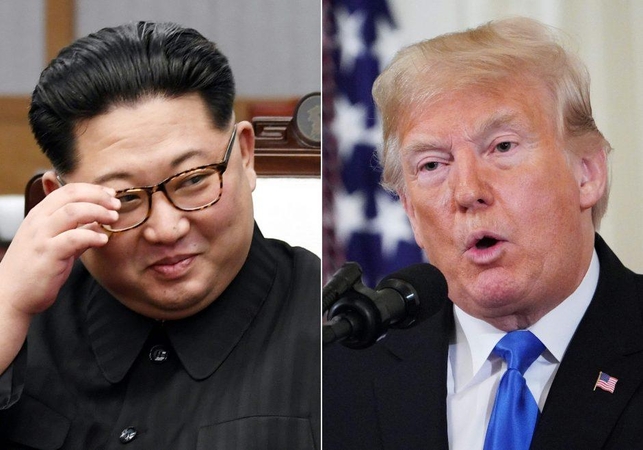 Donaldas Trumpas (dešinėje) ir Kim Jong Unas (kairėje)