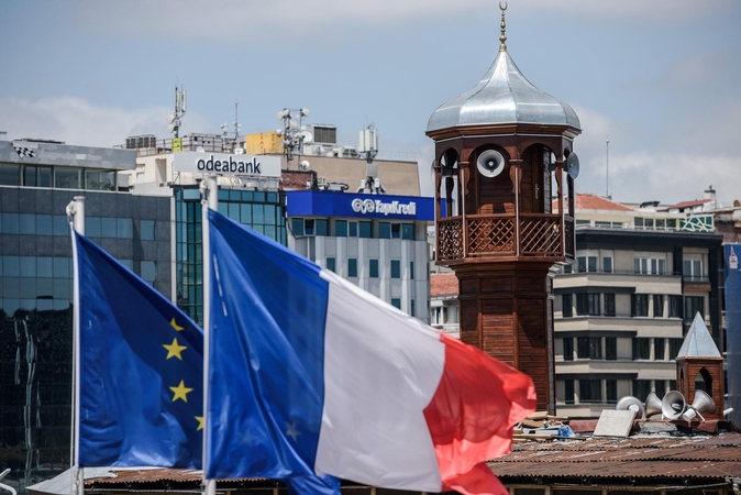 Prancūzija: uždaromos diplomatinės misijos Turkijoje
