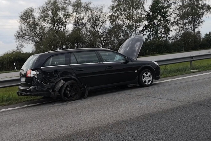 Svarbu važiuojantiems iš Kauno: dėl eismo nelaimės – spūstys