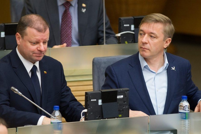 Saulius Skvernelis (kairėje) ir Ramūnas Karbauskis (dešinėje)