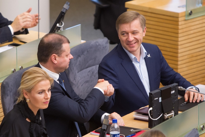Saulius Skvernelis (kairėje) ir Ramūnas Karbauskis (dešinėje)