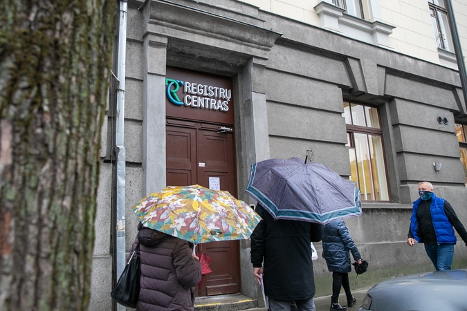Skundas: Registrų centras neužregistravo buto pirkimo–pardavimo sutarties, todėl jį paveldėjo buvusių savininkų artimieji.