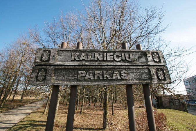 Policija ieško, kas matė incidentą Kalniečių parke