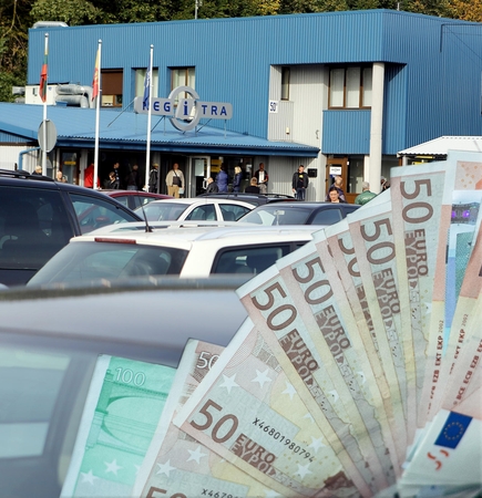 Schema: sukčiai dažniausiai kuria pasakas, kad "Regitroje" dirba draugas, kuris ne vienam parūpino vairuotojo pažymėjimą.