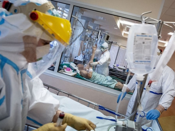 Epidemiologai mato neraminančius ženklus: COVID-19 sergamumo rodikliai primena praėjusių metų rudenį
