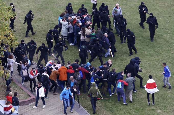 Neramumai Baltarusijoje tęsiasi: sekmadienį sulaikyta daugiau kaip 580 protestuotojų