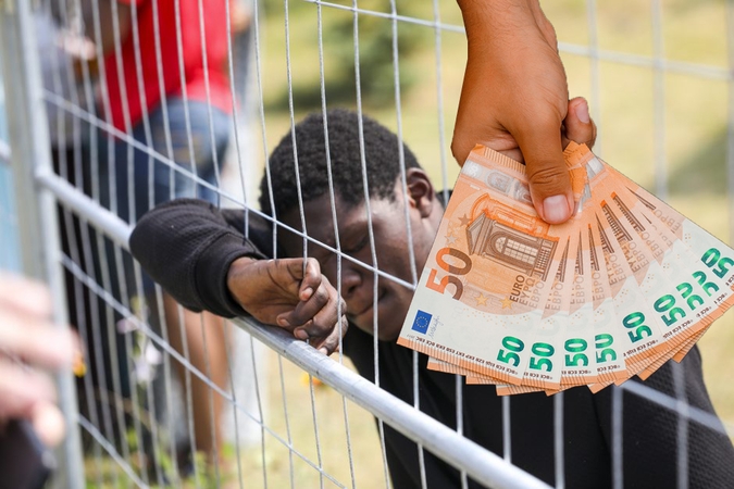 Pasieniečiai ir migracijos pareigūnai siūlys pinigų grįžti norintiems migrantams
