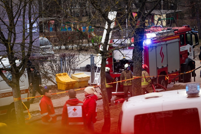 Raudonasis Kryžius žada šią savaitę pervesti paramą Viršuliškių daugiabučio gyventojams