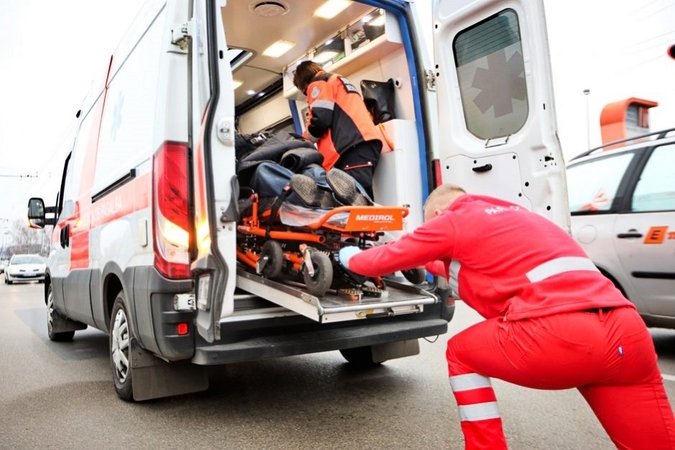 Tragedija Kaune: medikai buvo bejėgiai – užgeso automobilyje važiavusio vyro gyvybė