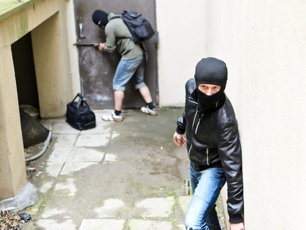 Ilgapirščiai iššlavė Vilniuje statomą pastatą – pavogė įrangos už 15 tūkst. eurų