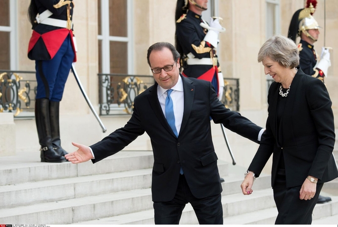 Prancūzijos prezidentas iškėlė sąlygas Britanijai delsiant išstoti iš ES