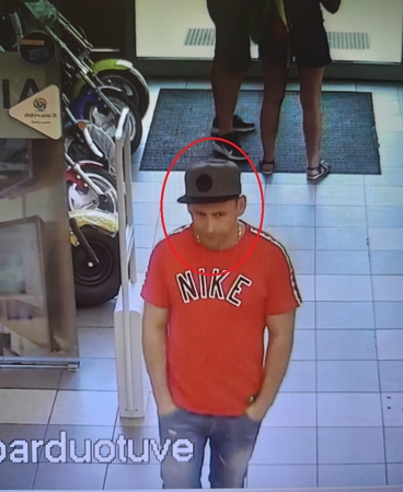 Po brangių ausinių vagystės Kaune: policija turi klausimų šiam vyrui