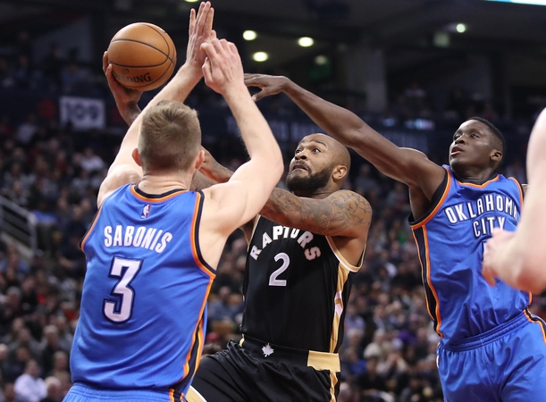D. Sabonis pranoko J. Valančiūną, o „Thunder“ įveikė „Raptors“
