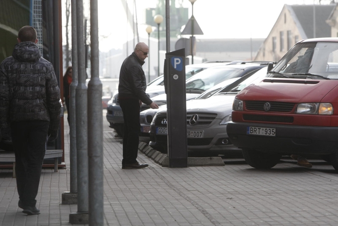 Sostinėje daugėja mokamų automobilių stovėjimo vietų