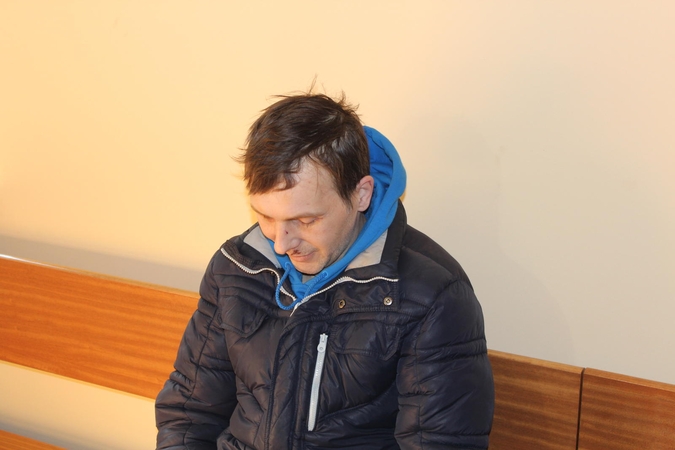 Nuodėmės: paaiškėjo, kad R.Ivanovas apvogė ne vieną juvelyrinių dirbinių parduotuvę.