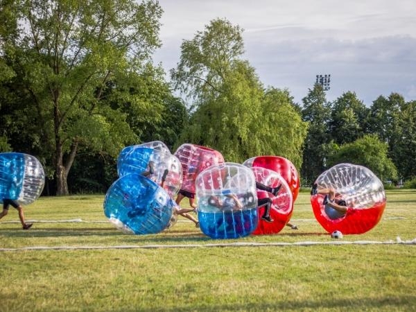 Pramoga: pažaisti burbulinį futbolą gali atvykti ir klaipėdiečiai.