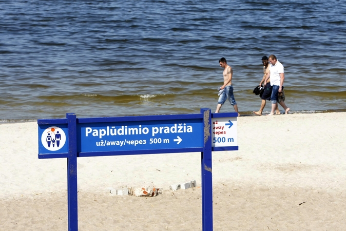Atgaiva: be visų vykstančių renginių mieste, klaipėdiečiai paplūdimiuose mėgausis šiltu oru ir saule.