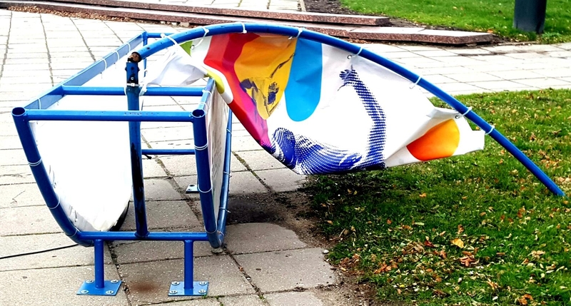 Negražu: dar vakar prie pėsčiųjų tako garbės miestui nedarė nuolaužos.