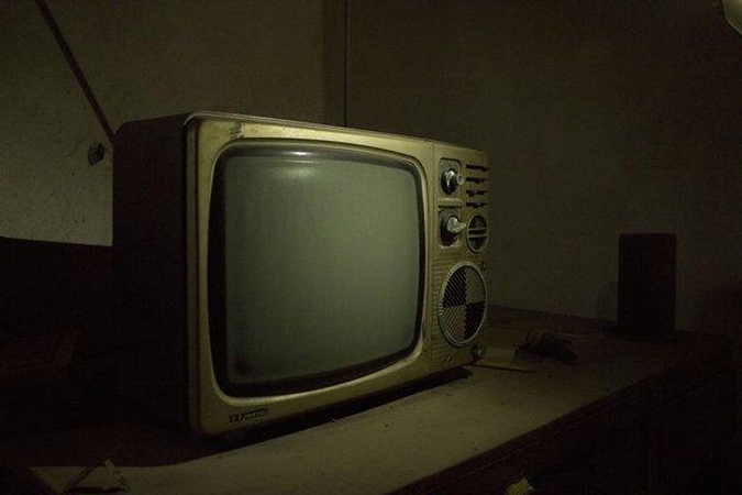 Realybė: šaipomės iš televizijos programų, tačiau kur buvę, kur nebuvę, žiūrime jas.