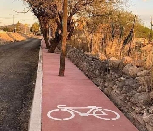 Išbandymas: vienos šalies dviratininkams teks meistriškai laviruoti.