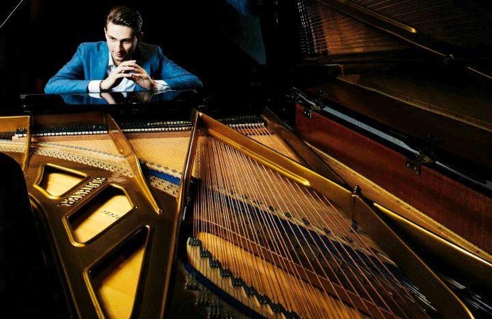 Pianistas J.Aleknavičius Klaipėdos melomanus pamalonins fortepijono meno šedevrais.