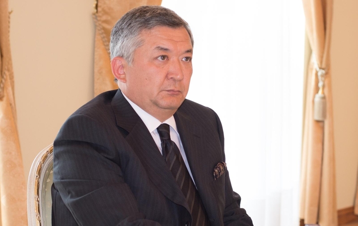 B. Muchamedžanovas.