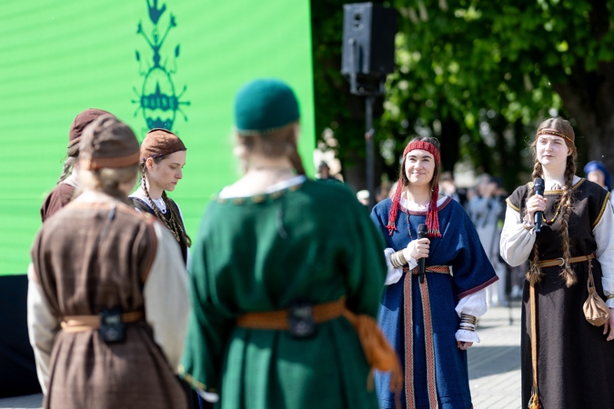 Lietuvos dainų šventės šimtmečiui skirtos menininko Ray Bartkaus instaliacijos „Sodai“ pristatymas