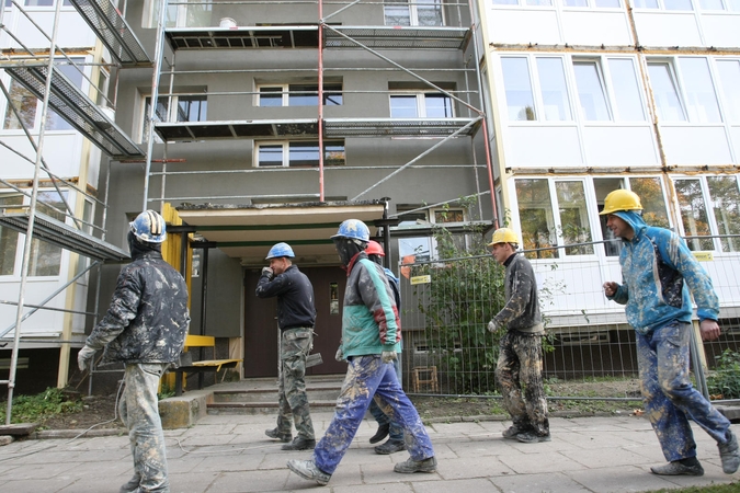 Statybos bendrovių pelnas ir pajamos tirpsta