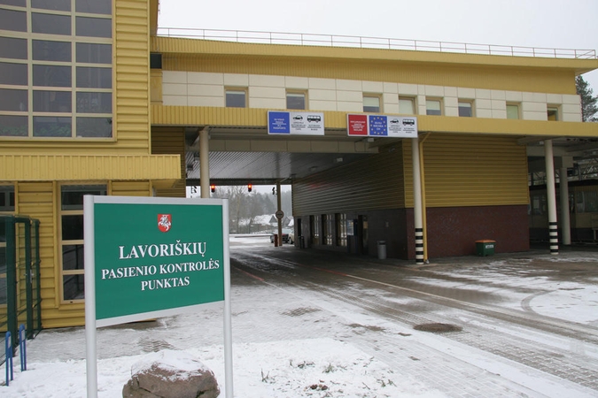 Į Lietuvą – už 10 eurų kyšį
