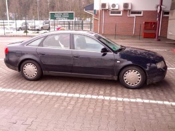 Pasieniečiams įkliuvo keturi vogti automobiliai