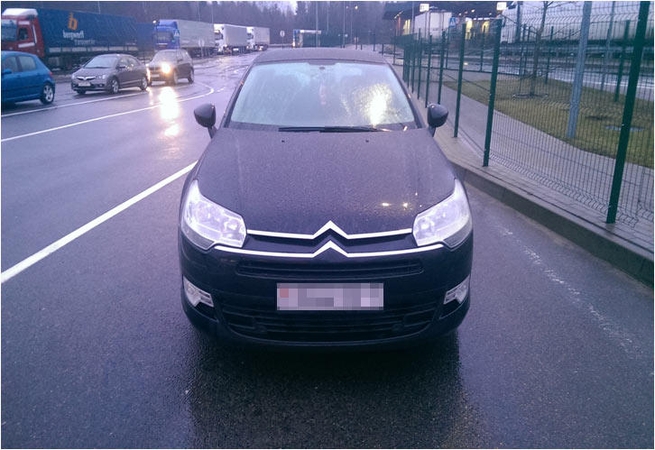 Vogtas „Citroen“ kelionę baigė pasienyje