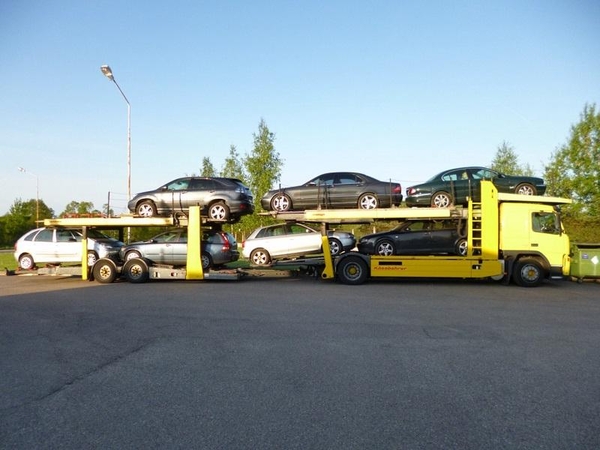 Į Lietuvą atgabeno Rumunijoje, Ispanijoje ir Rusijoje vogtus automobilius