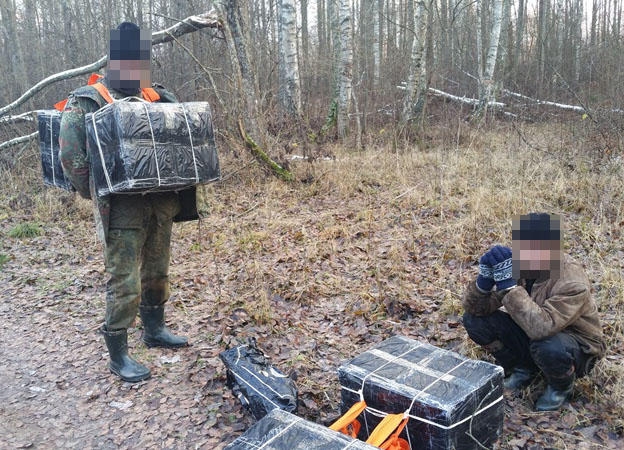 Pasieniečiams įkliuvo tarptautinis kontrabandos nešikų duetas