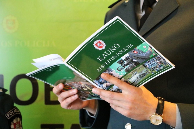 Kauno policija plačiau atvėrė duris