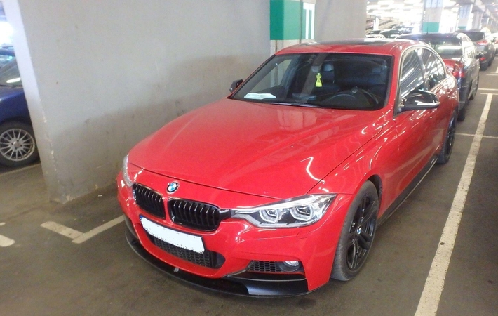 Anekdotas: Kaune brangų BMW bandė pagrobti teisės vairuoti neturinti moteriškė