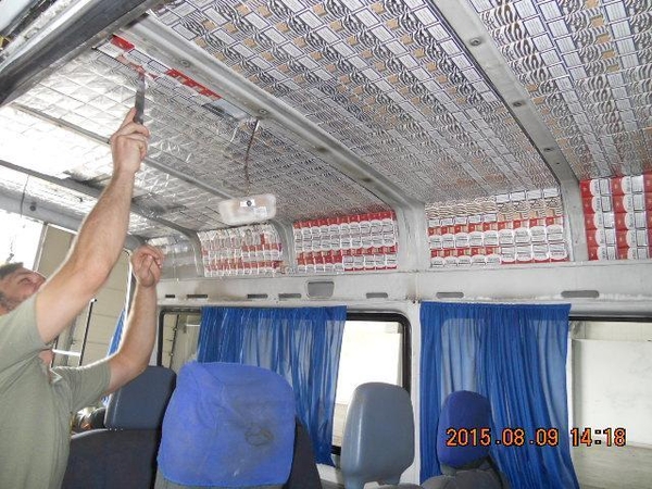 Autobusiuko stogas tapo cigarečių slėptuve