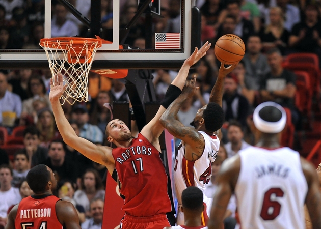 J. Valančiūnas sekmadienį į NBA čempionų krepšį Majamyje įmetė septyniolika taškų