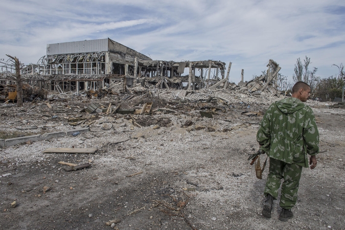 NATO šalys pradėjo tiekti ginklus Ukrainai