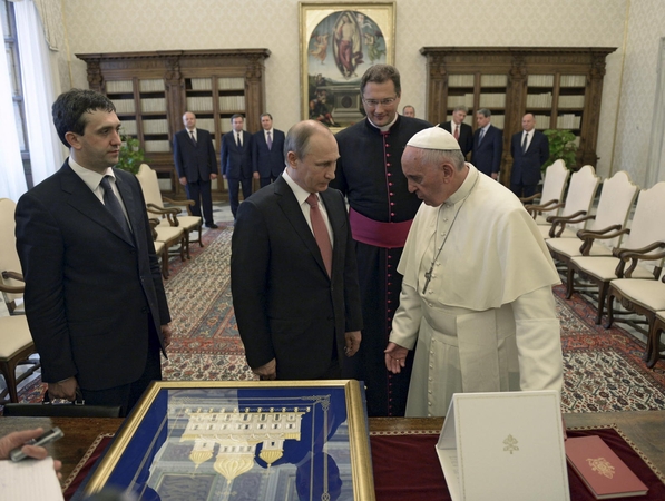 Popiežius viešai nekaltino Rusijos dėl agresijos Ukrainoje