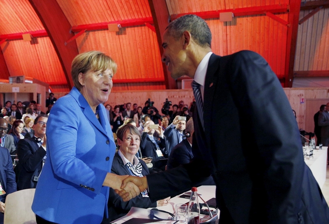 B. Obama giria A. Merkel „narsą“ migrantų krizės akivaizdoje