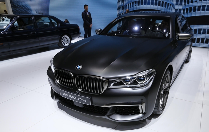 Vokietijos milžinė BMW mini savo įkūrimo 100-ąsias metines