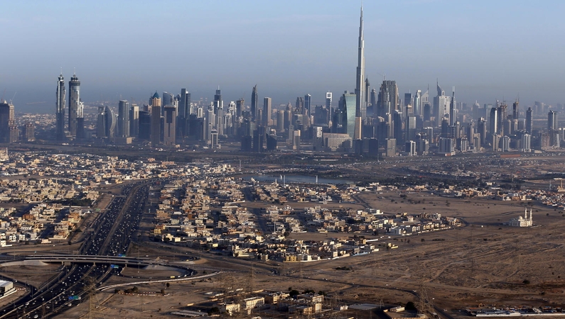 Dubajuje liepsnojo jau trečias dangoraižis