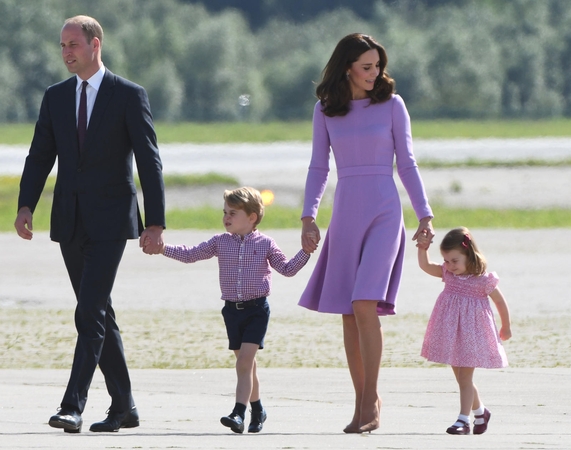 Britanijos princas Williamas ir kunigaikštienė Kate turės trečią vaiką